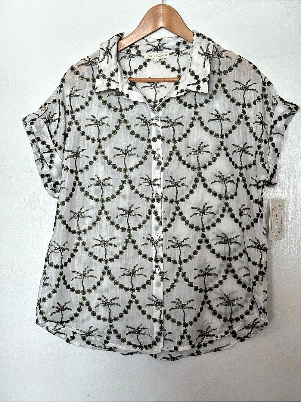 Faith & Flowers Floral Button Down Shirt in White & Green NWT